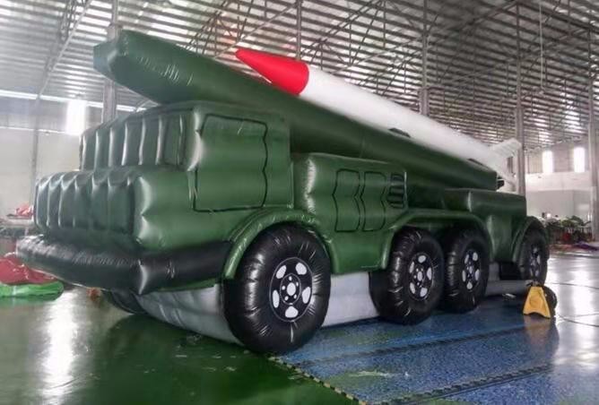 南开迷彩导弹车